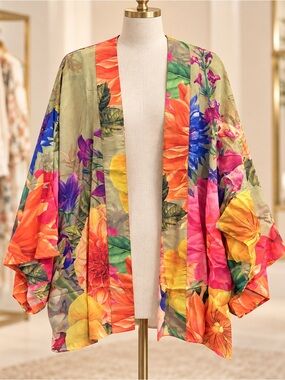 Powder Designs Women's Cape in green and Pink floral Kimono Caftan NWT